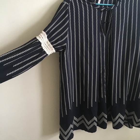 Boutique Dress - Picture 2 of 4